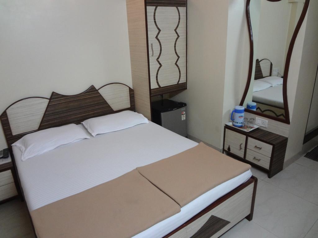 Hotel Broadway Colaba Mumbai Luaran gambar